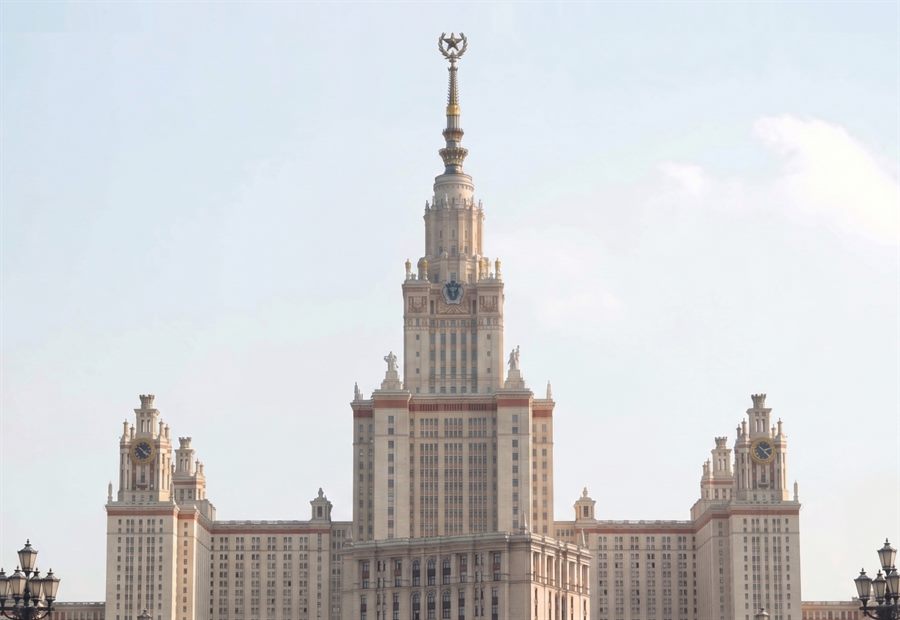 Главное здание МГУ&nbsp;—&nbsp;сталинская высотка